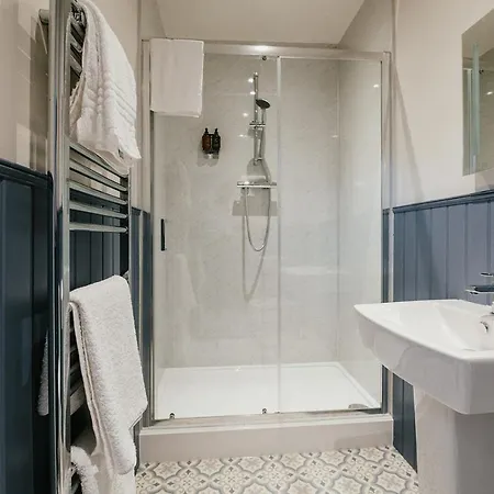 Miresfield Farm Bed & Breakfast 4*